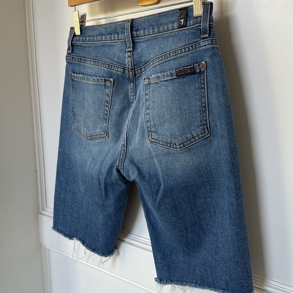 7 FOR ALL MANKIND High Waist Bermuda Denim Shorts Size 26 Medium Wash Raw Hem - Picture 8 of 15